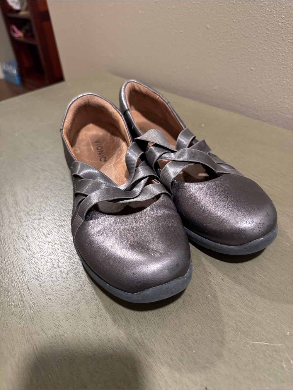 Vionic Metallic Charcoal Ballet Flats with Crisscross Elastic size 7.5
